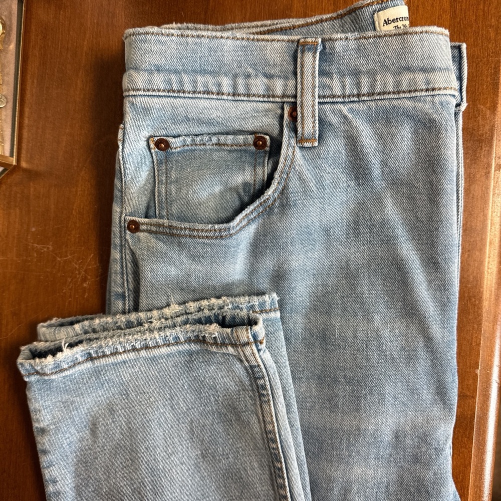 Abercrombie & Fitch 90’s Slim Straight Ultra High Rise Jean - 12XL
